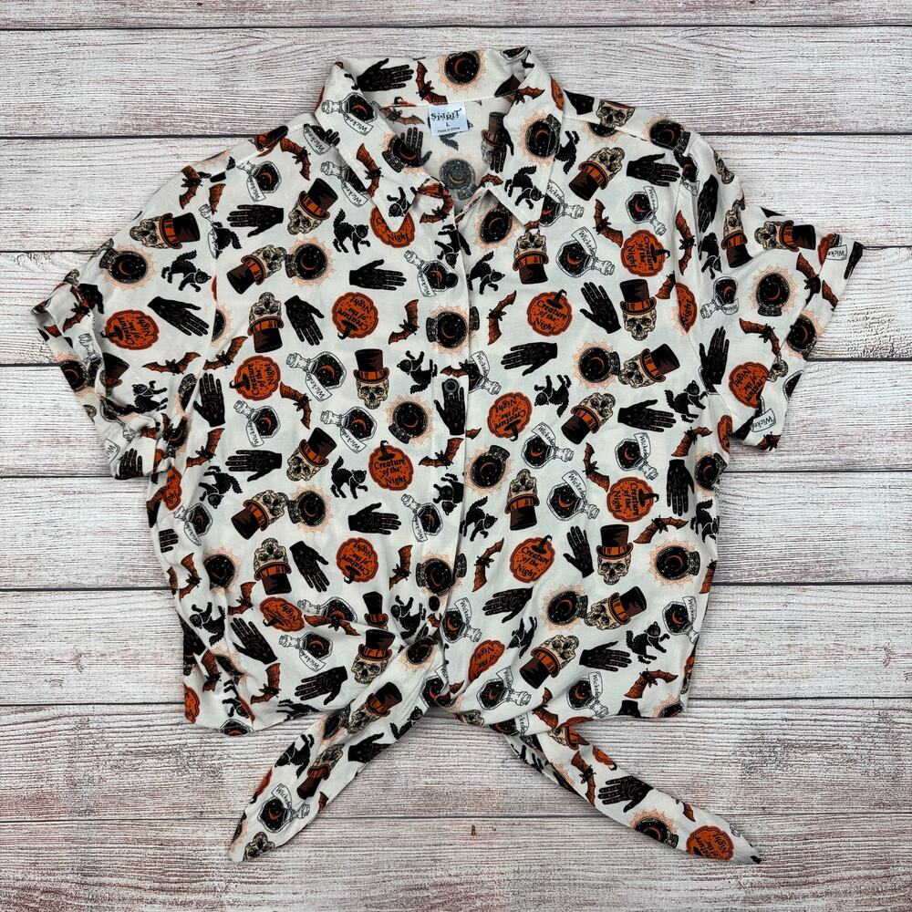 Spirit Halloween Short Sleeve Button Tie Front
